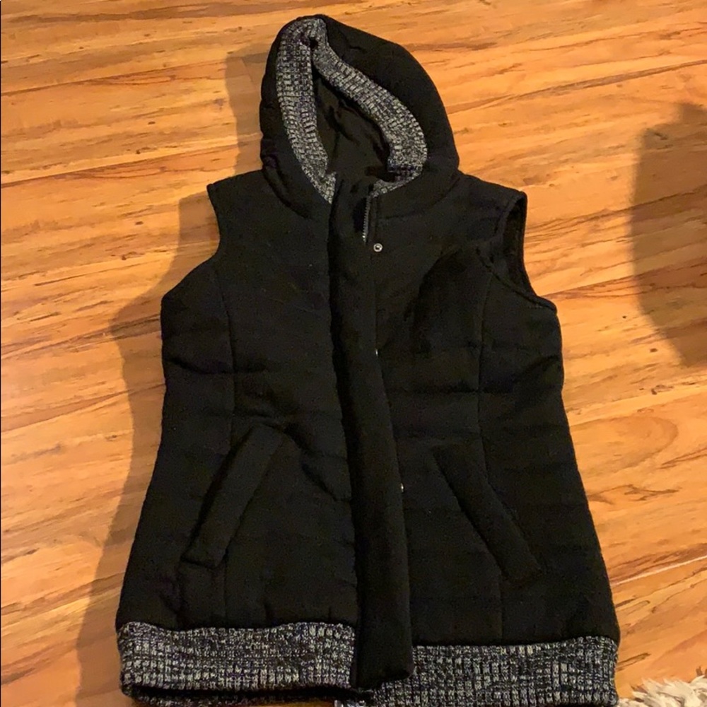Hooded black marled trim vest